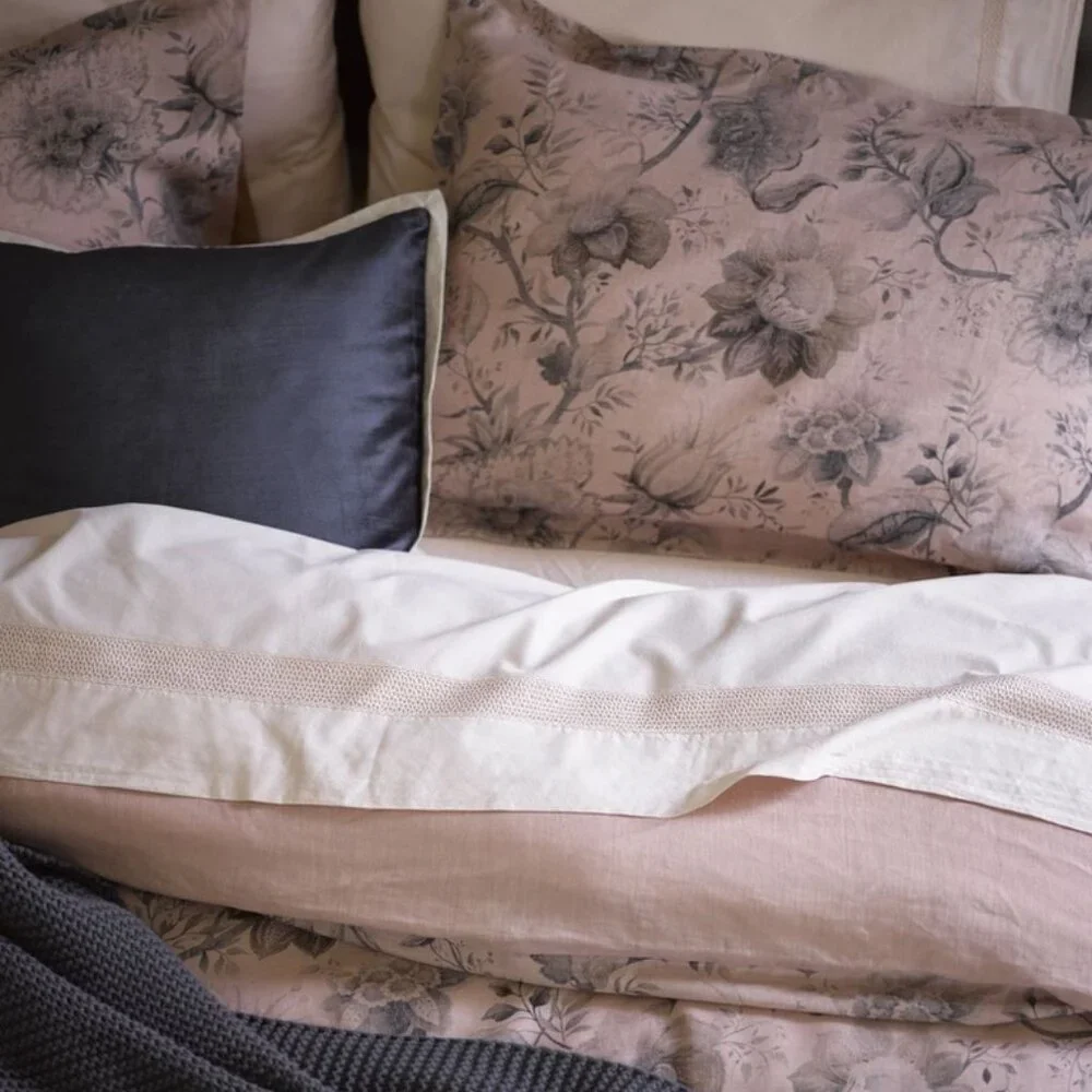 Christy of England Regency Blush Queen Duvet Cover and Shams